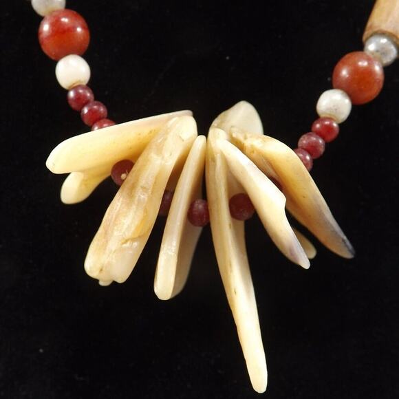 Vintage 1960s Shell Wood Beaded Necklace Boho Natural Beads 20" - Picture 2 of 10